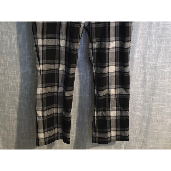 Women's Gap Tailored Crop Pants Size 6R Black and White Plaid - Picture 2 of 8